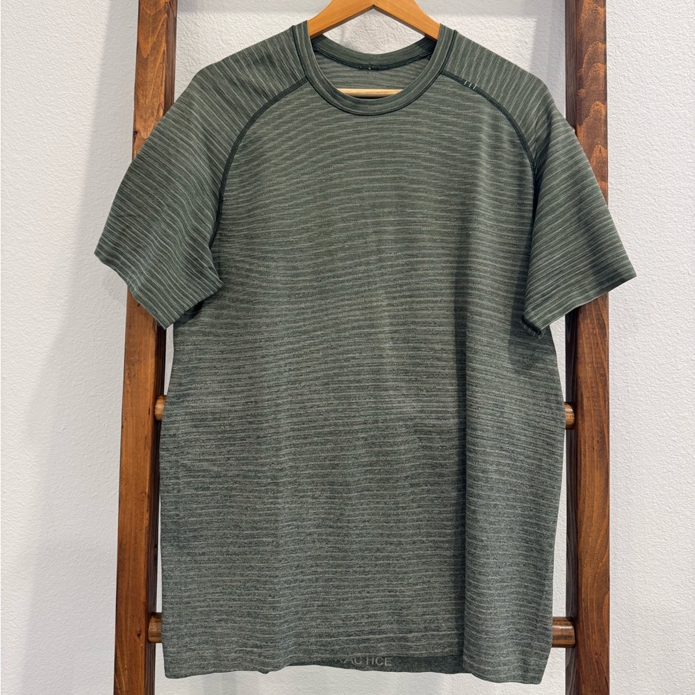 Men's Lululemon Short Sleeve Crewneck Shirt - Olive Green